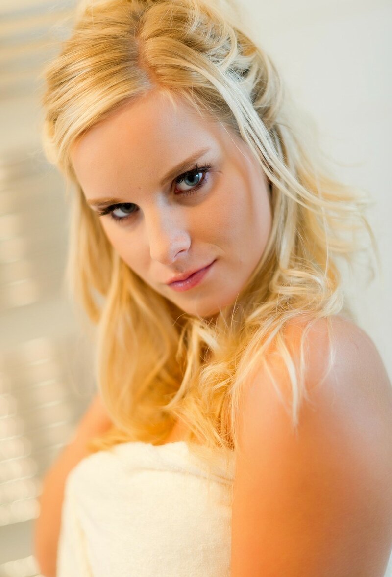 Юлия, 18 лет, 1 размер груди